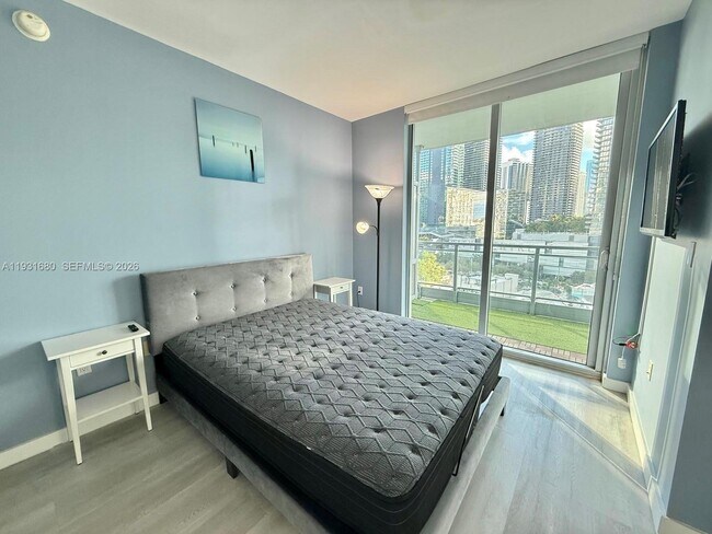 Building Photo - 92 SW 3rd St