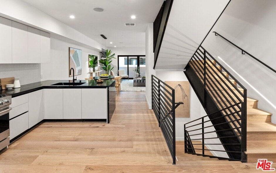 Building Photo - 5629 Murray Ln