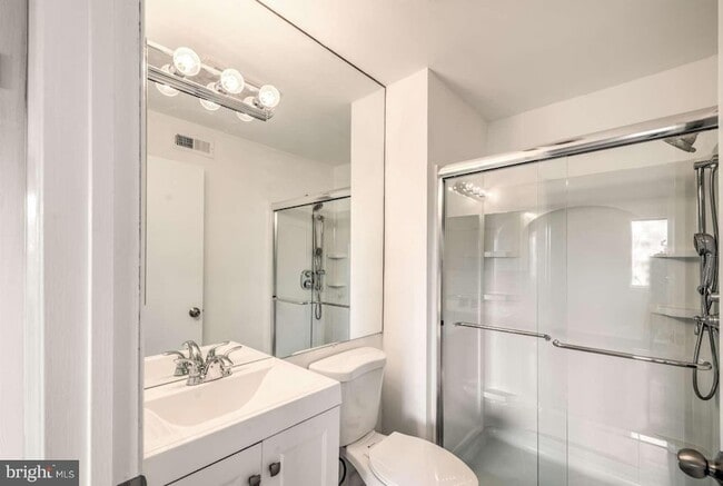 Building Photo - 1302 Maresfield