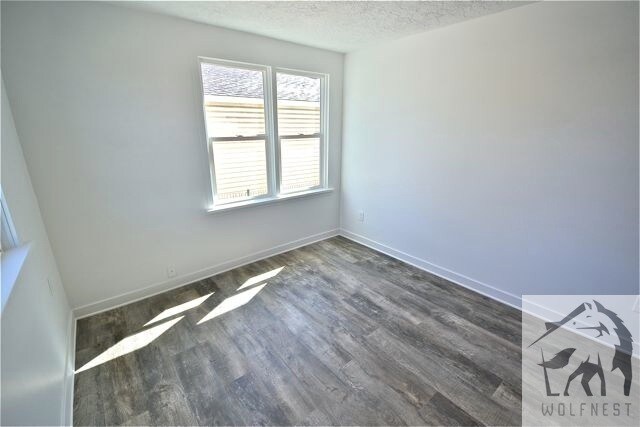 Building Photo - Fantastic 4 Bedroom Riverton Duplex