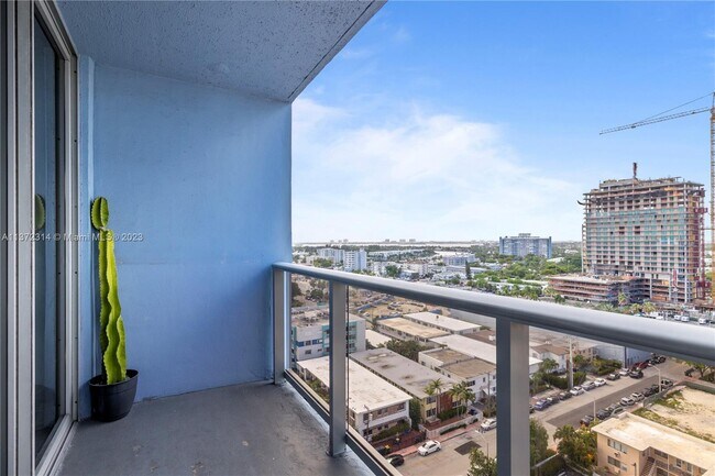 Building Photo - 401 69th St