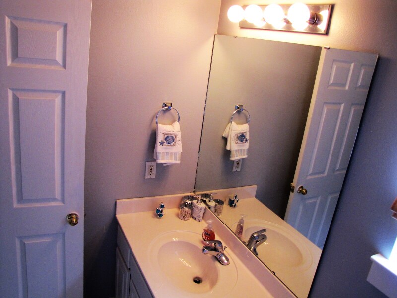 Building Photo - 350 Tradewinds Dr