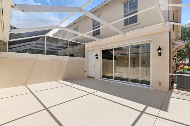 Building Photo - Beautiful FURNISHED 3/3 Cayman town home available now!