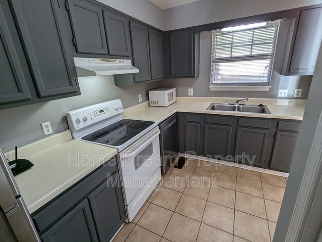 Building Photo - 11605 Rutherford Dr