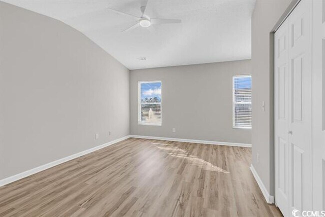 Building Photo - Gorgeous 2 bed 2.5 bath condo at Kiskadee Parke