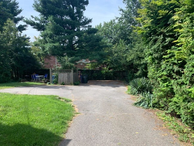 Building Photo - 1132 Cooper Dr