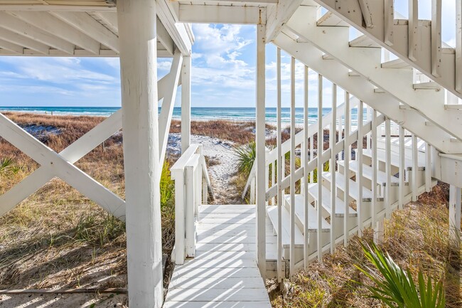Building Photo - Newly Renovated Beach Front Four Bedroom Home