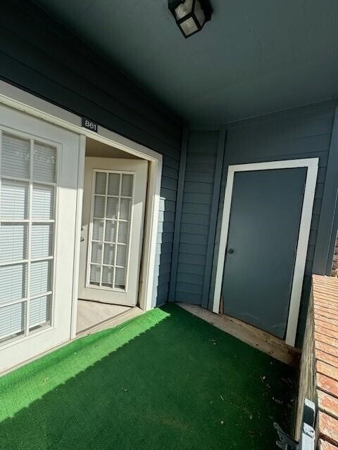 Building Photo - 2323 Fairwind Rd