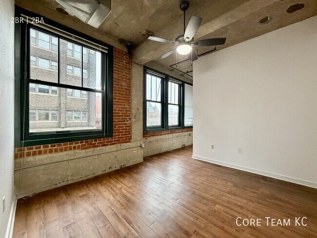 Building Photo - 934 Broadway Blvd