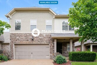 Building Photo - 4 Bedroom Pet-Friendly Home in HENDERSONVI...