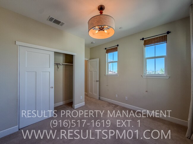 Building Photo - Must See! Lovely Former Model Smart Home 4 Bed 3 Bath