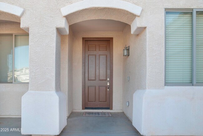 Building Photo - 46011 W Keller Dr