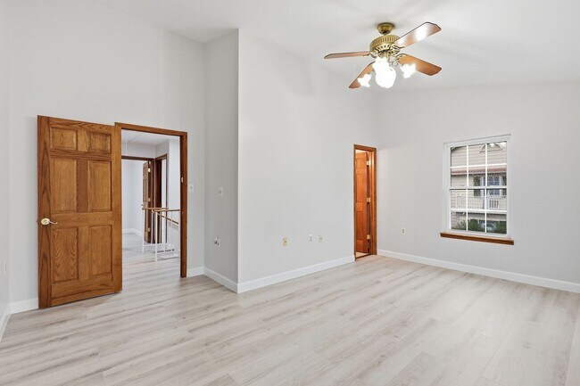 Building Photo - Welcome to this stunning end residence perfectly positioned in a highly desirable setting.