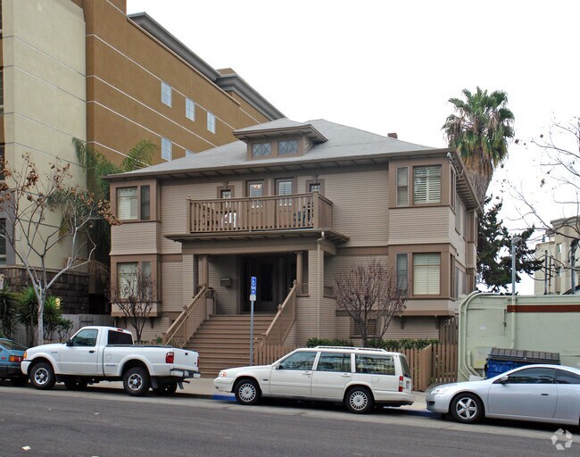 Primary Photo - 1425 C St