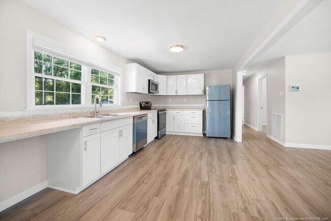 Building Photo - 4066 Hummingbird Pl