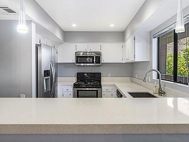 Building Photo - 2696 S Sierra Madre