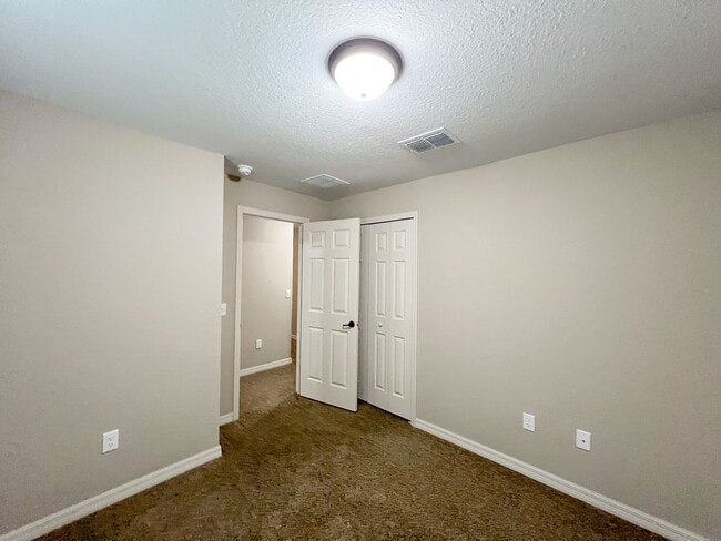 Building Photo - BEAUTIFUL 3 BD/2BA Home in Beautiful Ocala!!!