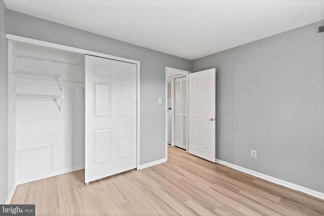 Building Photo - 387 Independence Dr