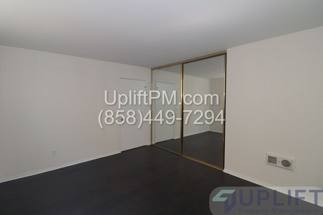 Building Photo - 1 Bed, 1 Bath Condo in Gated Community wit...