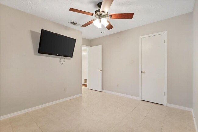 Building Photo - 13622 Wimbledon Oaks Dr