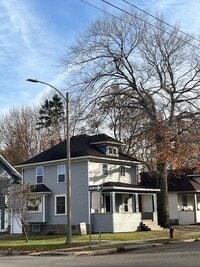 Building Photo - 754 Princeton Ave