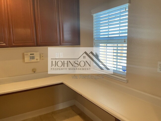 Building Photo - 2676 Daisy Ln