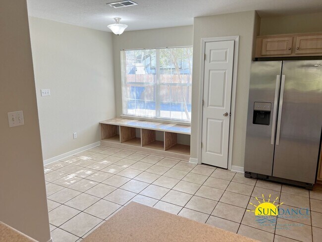 Building Photo - Stunning 4 Bedroom Home in Holley By The Sea