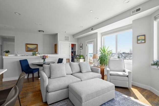 Building Photo - 1400 Columbia Rd