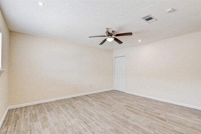 Building Photo - 10526 Huntington Way Dr