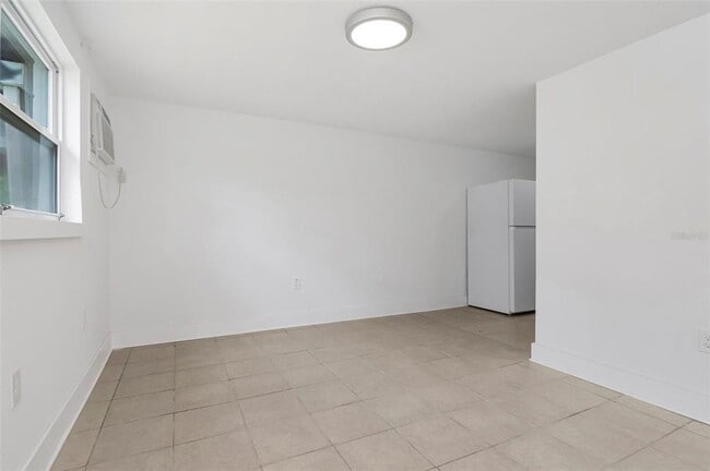 Building Photo - 6713 S Kissimmee St