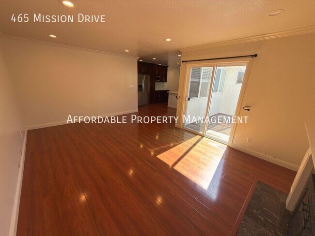 Building Photo - 465 Mission Dr