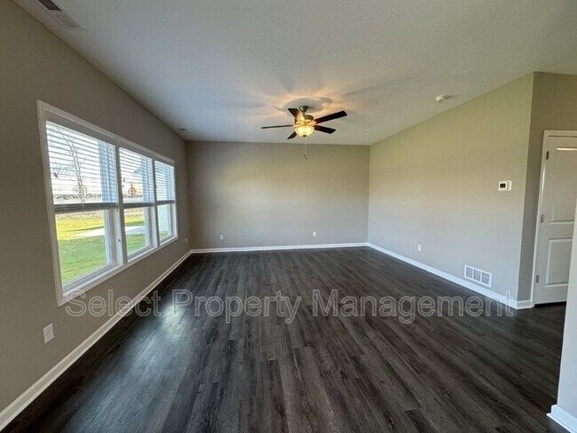 Building Photo - 8046 Haven Blvd