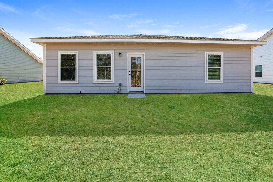 Building Photo - 1005 Autumns Wood Cir E