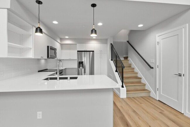 Building Photo - Stunning Brand-New Ballard Townhome with A...