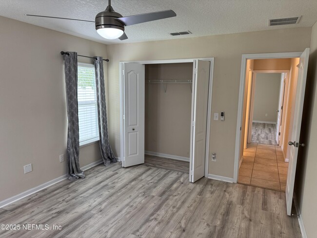 Building Photo - 96 Midway Park Dr