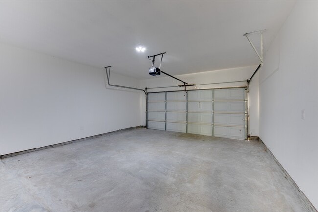 Building Photo - 8202 Homewood Ln