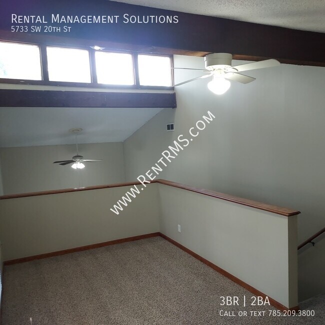 Building Photo - 5733 SW 20th St