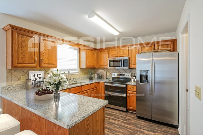 Building Photo - 406 Forrest Dr