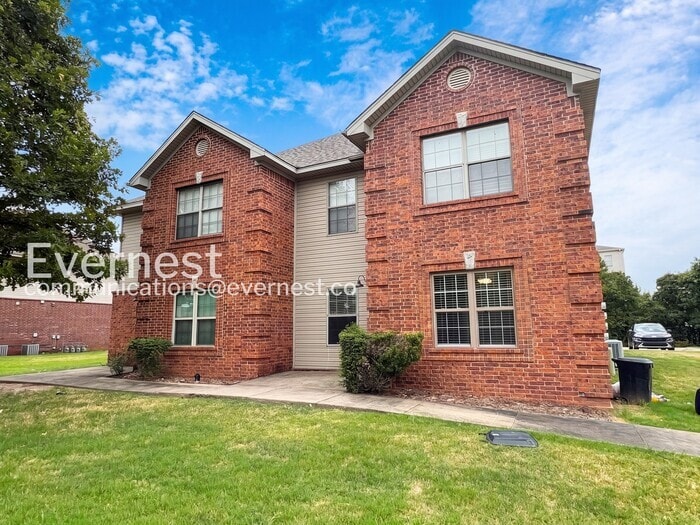 Building Photo - 10800 Frenchmen Loop