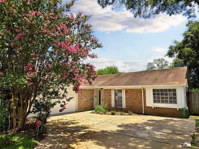 Building Photo - 22619 Deville Dr