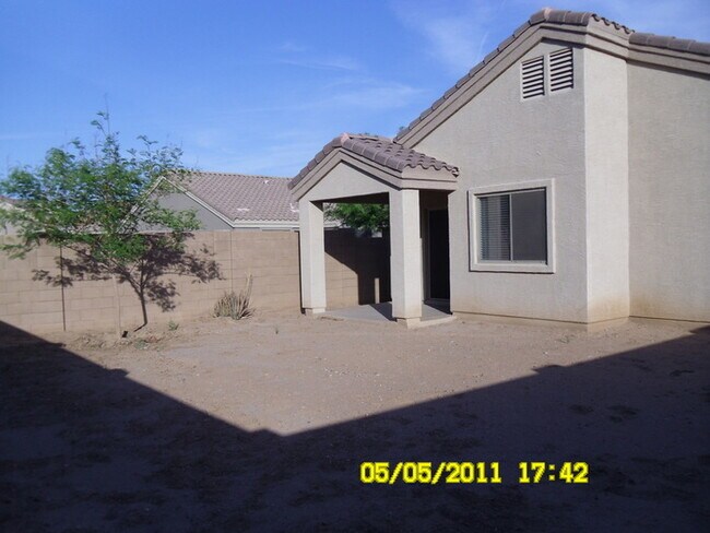 Building Photo - Rare to find Single level 3 bed in Camel back ranch