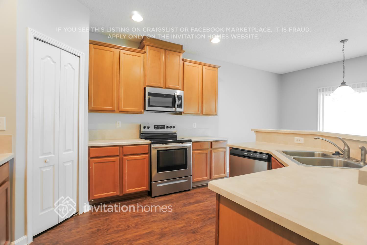 Building Photo - 620 Porto Cristo Ave