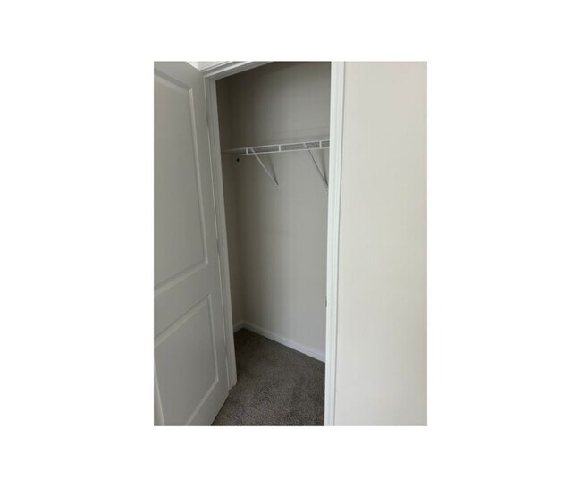 Building Photo - 1215 37th Ave Lane NE