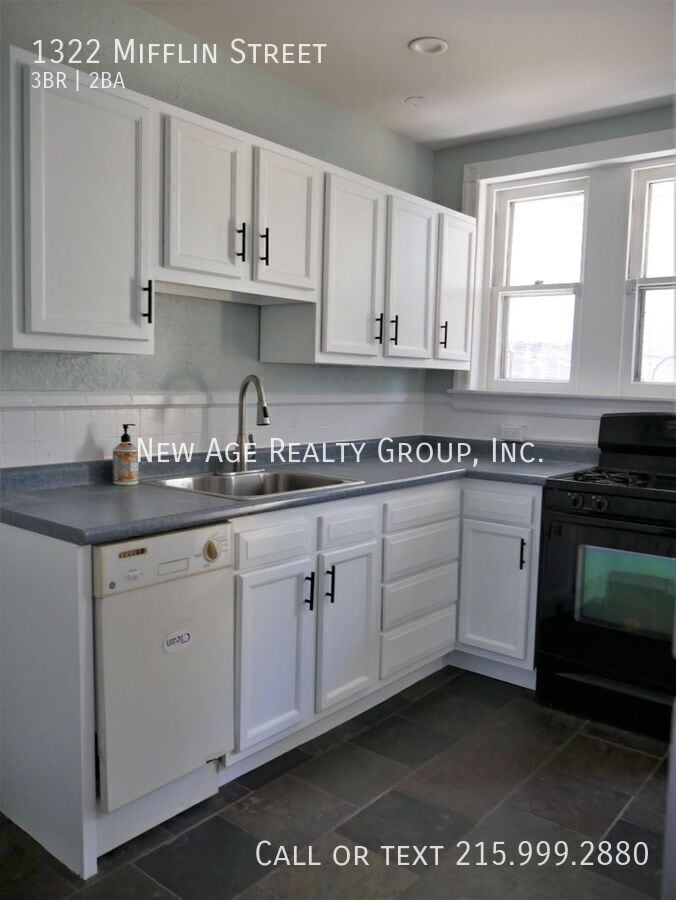 Building Photo - 1322 Mifflin St