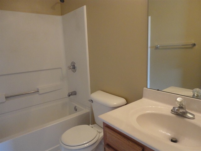 Building Photo - 71 Meadow Crest Drive