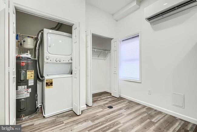 Building Photo - 7 S Carrollton Ave