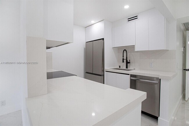 Building Photo - 13250 SW 7th Ct