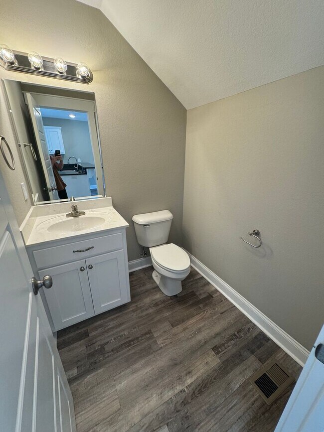 Building Photo - 308 N Varnell Rd