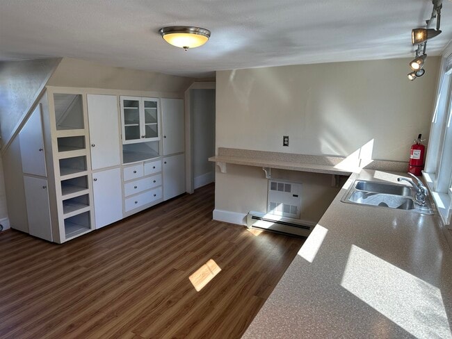 Building Photo - 17 Hanover St