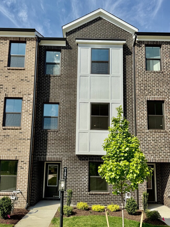 Building Photo - 15913 Misty Blue Aly
